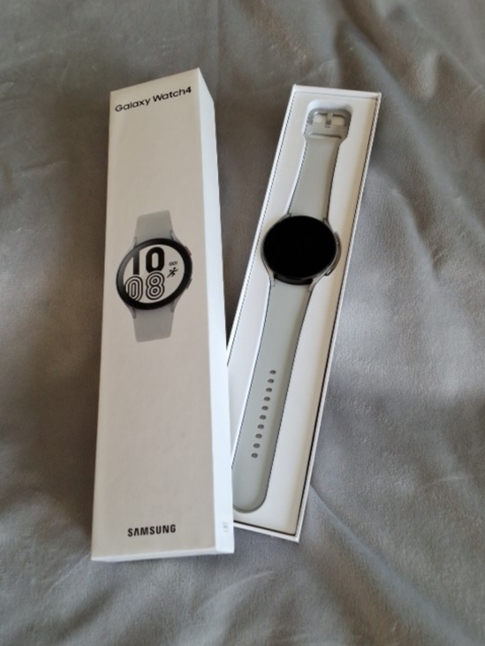 Samsung Galaxy Watch 4, Like New!!